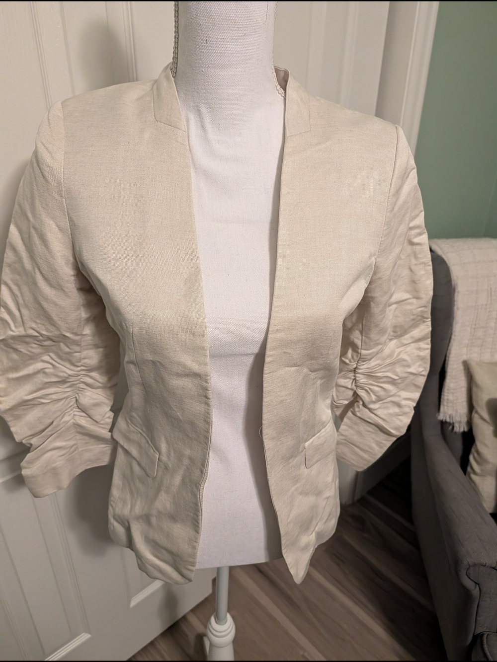 H&M Cream Open-Front Ruched Sleeve Blazer